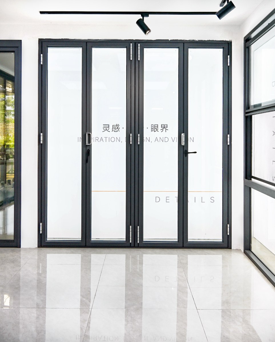 75重型折叠门