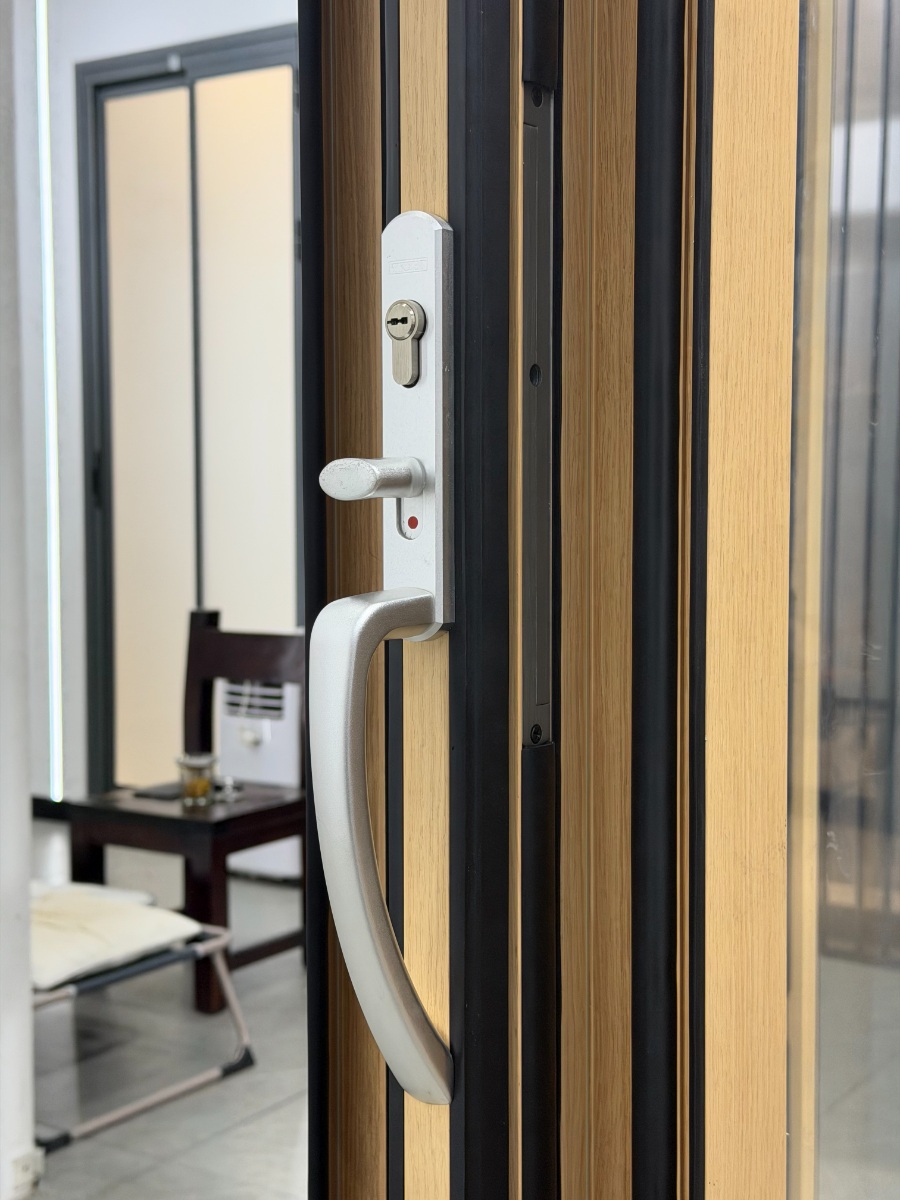 80重型折叠门